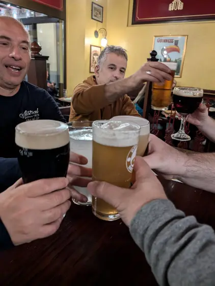 Brindisi della band dopo il concerto