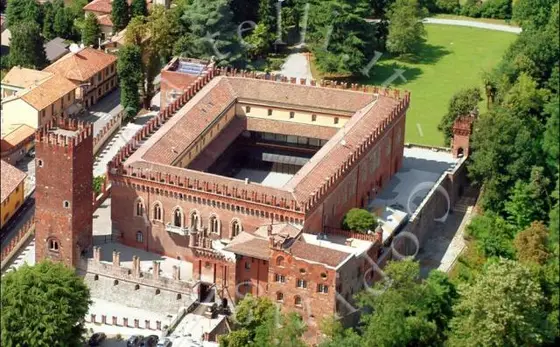 Veduta aerea del Castello di Carimate